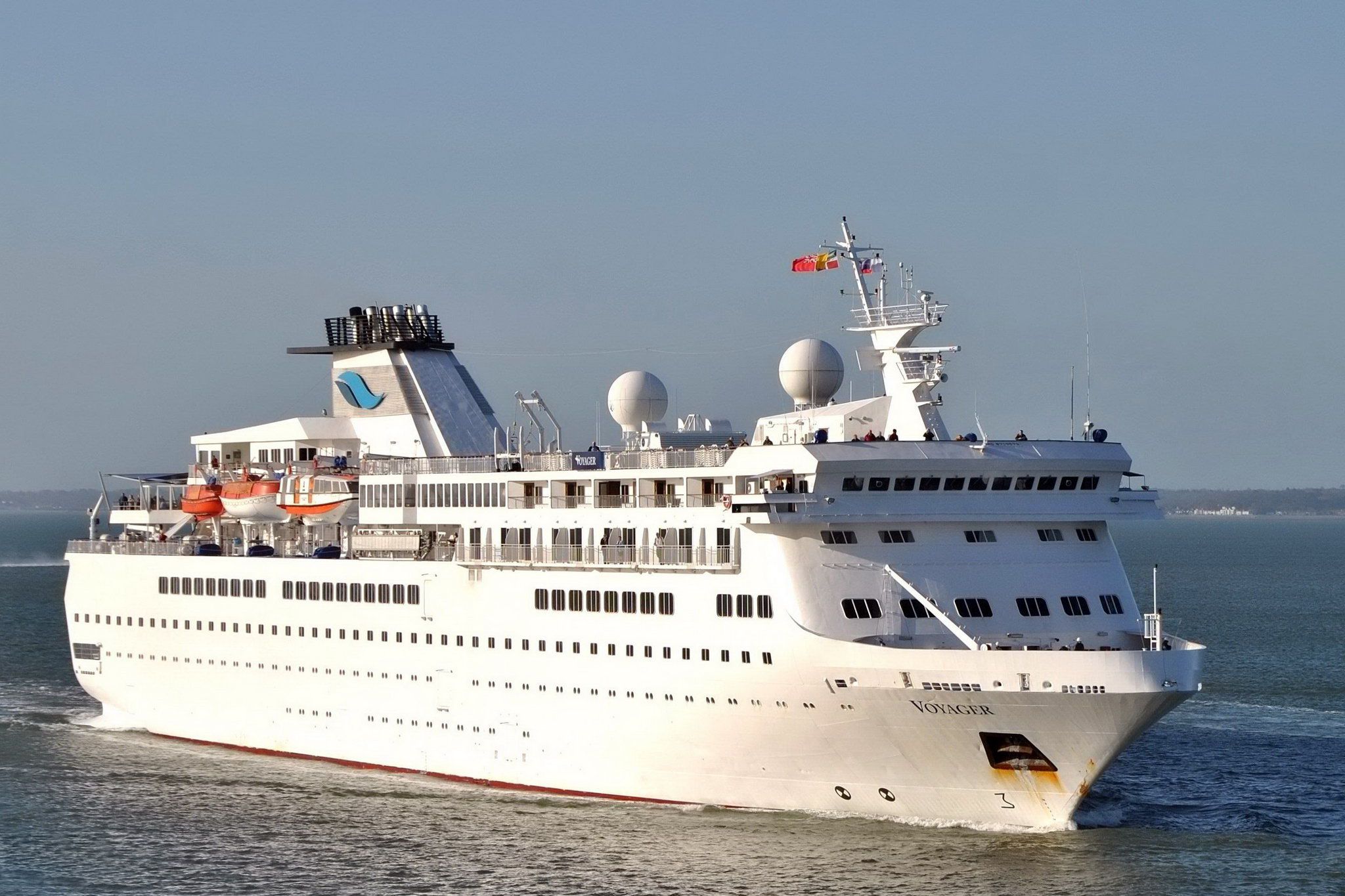 Лайнер виртуоза отзывы. Topaz Voyager ship. Лайнер Вояджер круизный, фото описание.