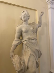 Дворцы и фонтаны Петергофа