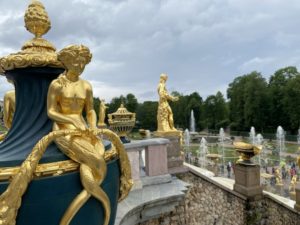 Дворцы и фонтаны Петергофа