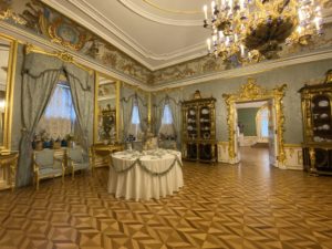 Дворцы и фонтаны Петергофа