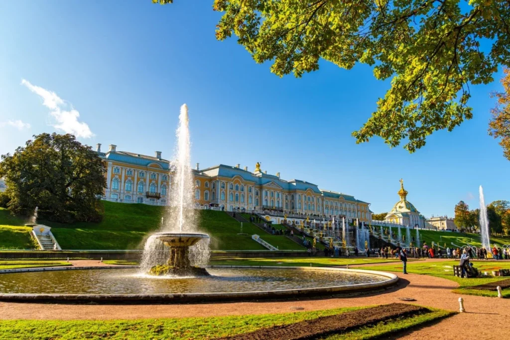 Из Петербурга в Петергоф: Большой дворец и Нижний парк 4