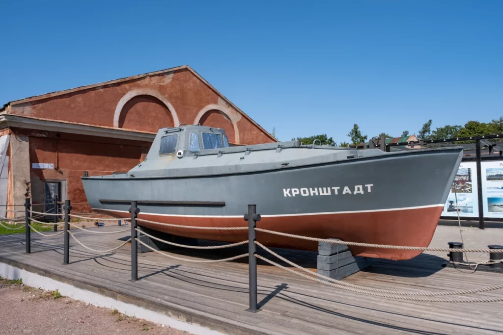 Из Санкт-Петербурга в Кронштадт в мини-группе 2