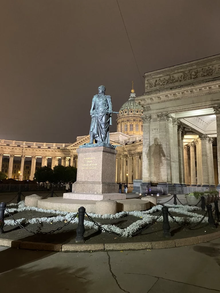 Между сфинксами: вечерняя экскурсия по Петербургу 3