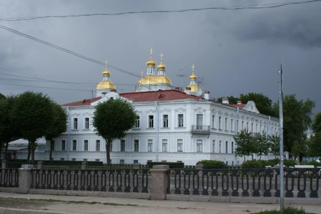Мистический Петербург и аптека Пеля — групповая экскурсия на автобусе 4