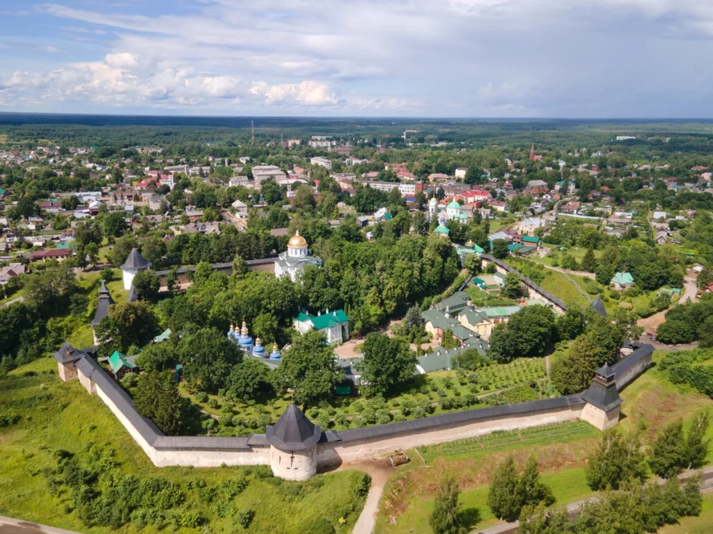 Печоры — Изборск — Псков: однодневная автобусная экскурсия из Петербурга 2