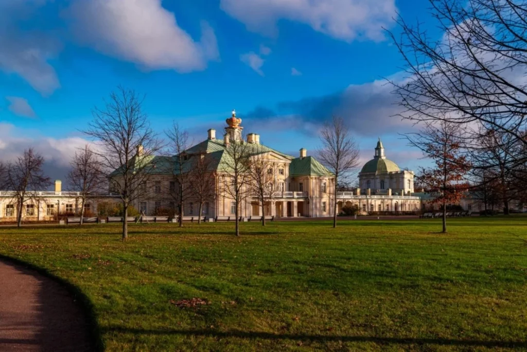 Петергоф, Александрия и Ораниенбаум — групповая автобусная экскурсия 3