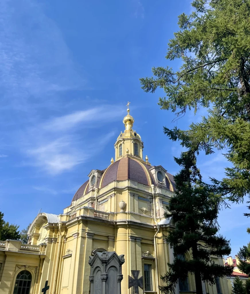 Петропавловская крепость: собор, тюрьма и старинные стены 4