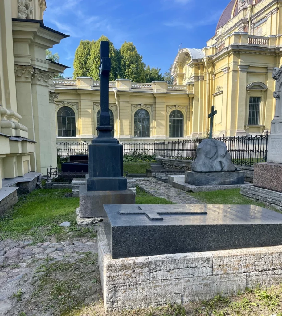 Петропавловская крепость: собор, тюрьма и старинные стены 5