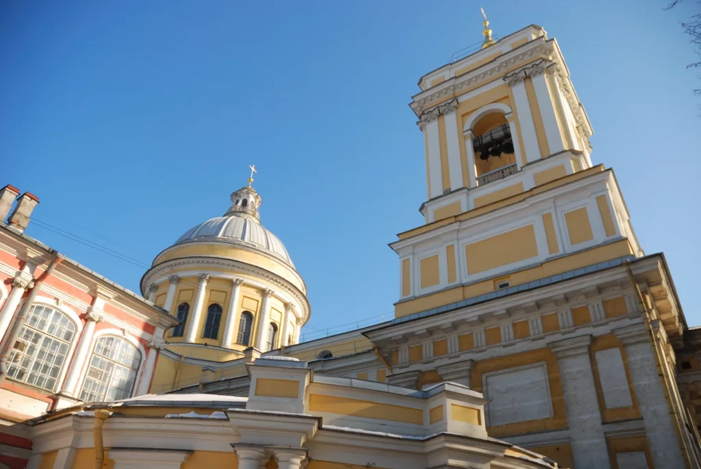 По православным храмам Петербурга на комфортабельном автомобиле 3