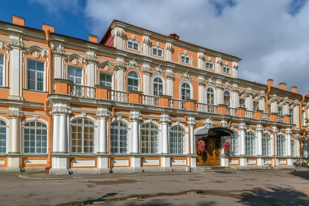 По православным храмам Петербурга на комфортабельном автомобиле 5