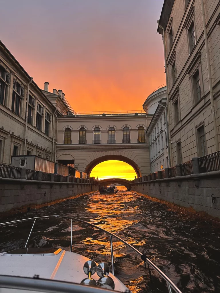 Прогулка на катере: эффектные виды Петербурга с воды 2