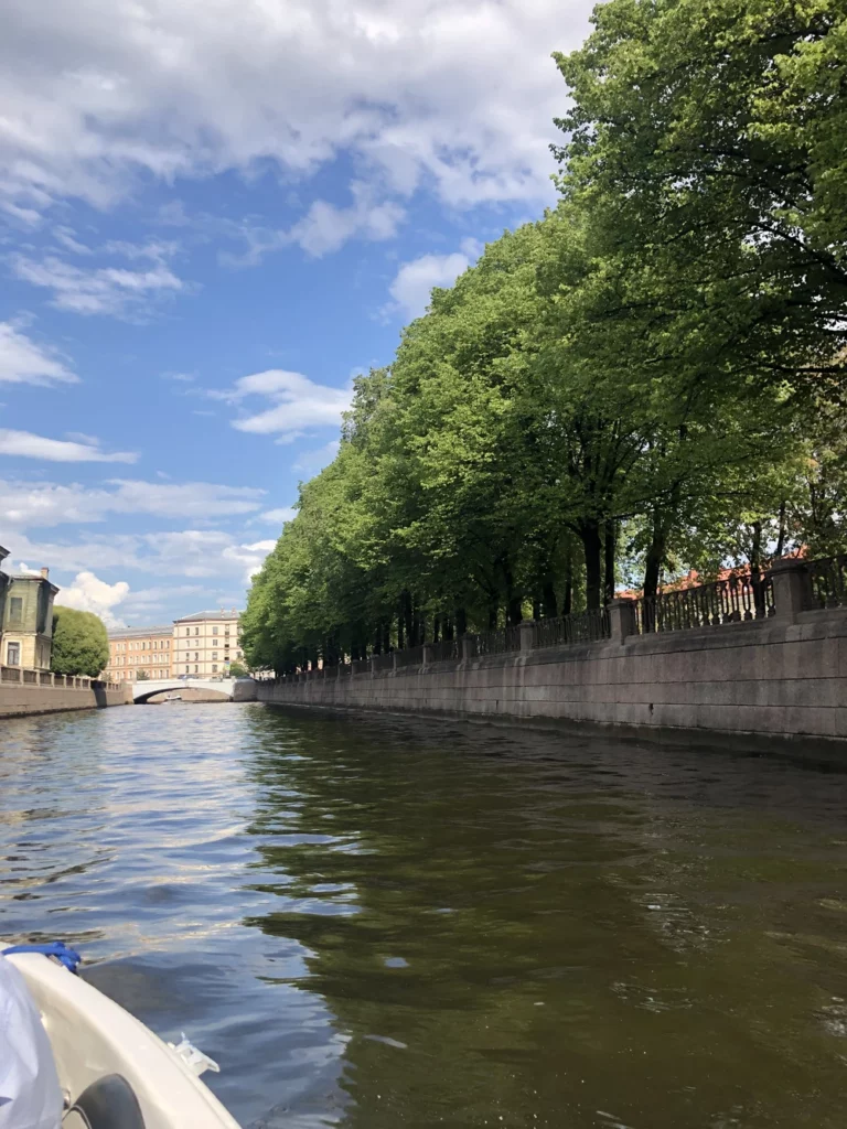 Прогулка на катере в Санкт-Петербурге — для вашей компании 2