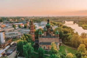 Святыни и ярмарочные гуляния в Ярославле, архитектура в Костроме