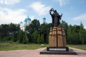 Торжок: древние обители и храмы, кремль, торговая площадь, набережная с купеческими особняками