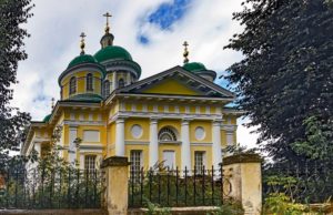 Торжок: древние обители и храмы, кремль, торговая площадь, набережная с купеческими особняками